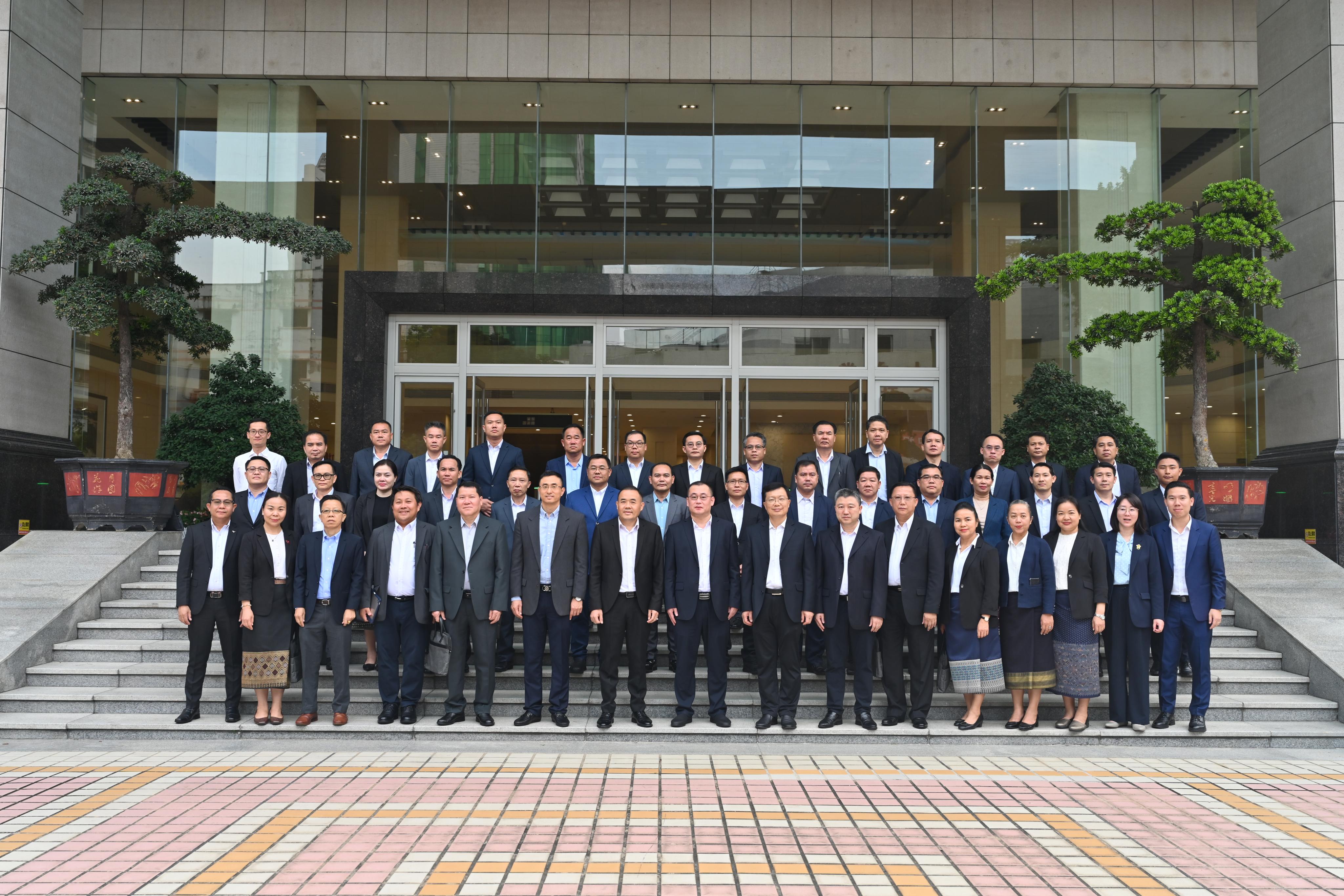 合影1.JPG